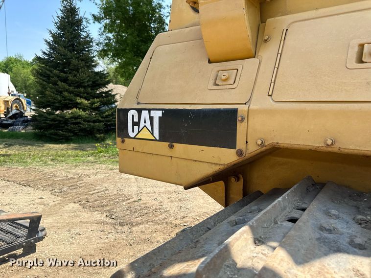 image for item EB2606 1986 Caterpillar D4H dozer