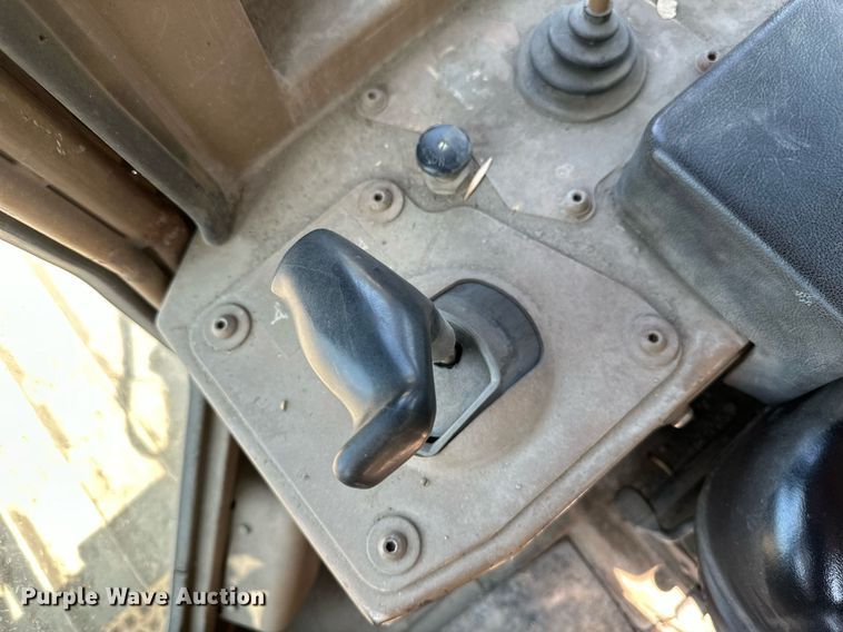 image for item EB2606 1986 Caterpillar D4H dozer