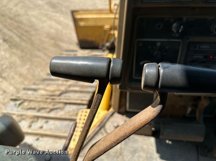 image for item EB2606 1986 Caterpillar D4H dozer
