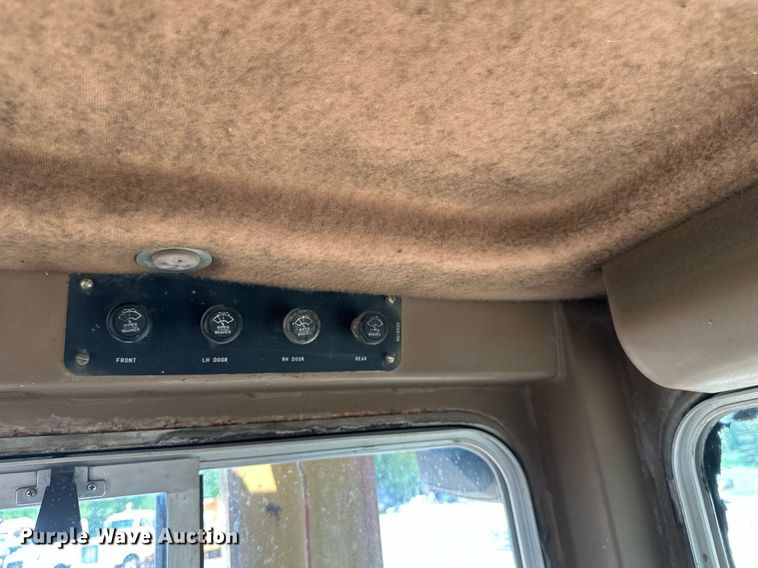 image for item EB2606 1986 Caterpillar D4H dozer