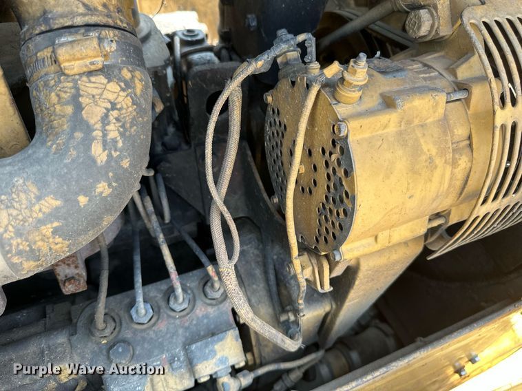 image for item EB2606 1986 Caterpillar D4H dozer