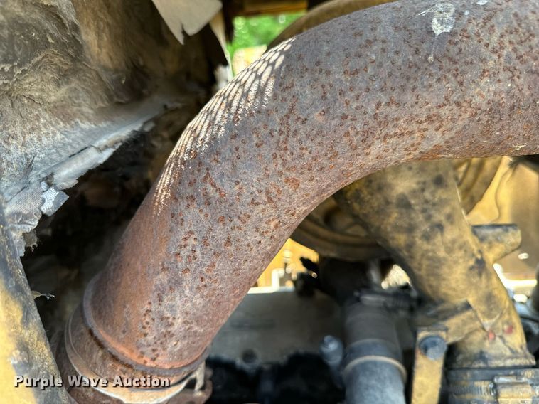 image for item EB2606 1986 Caterpillar D4H dozer