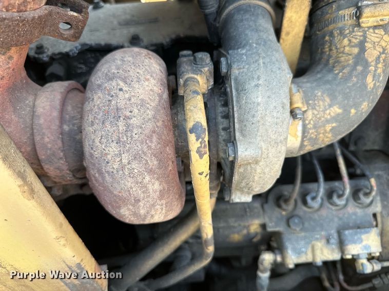 image for item EB2606 1986 Caterpillar D4H dozer