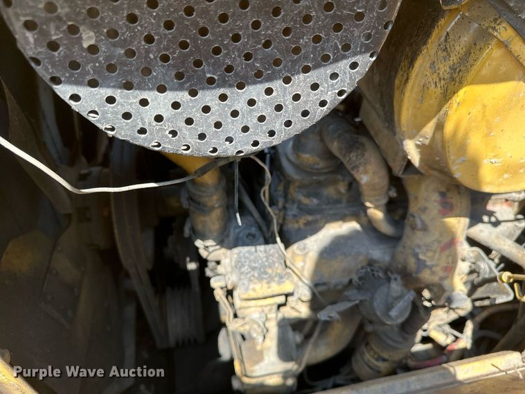 image for item EB2606 1986 Caterpillar D4H dozer