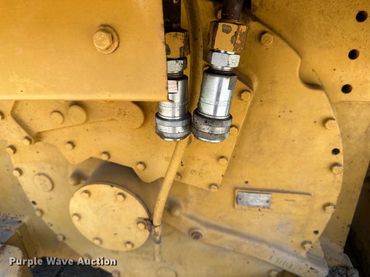 image for item EB2606 1986 Caterpillar D4H dozer