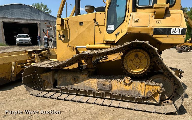image for item EB2606 1986 Caterpillar D4H dozer