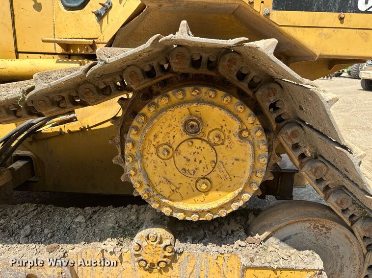 image for item EB2606 1986 Caterpillar D4H dozer