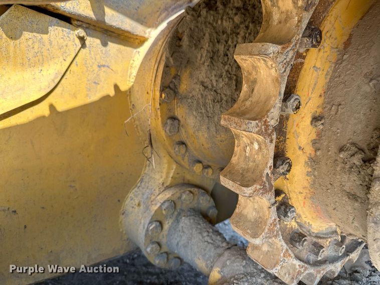 image for item EB2606 1986 Caterpillar D4H dozer