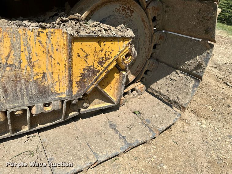 image for item EB2606 1986 Caterpillar D4H dozer