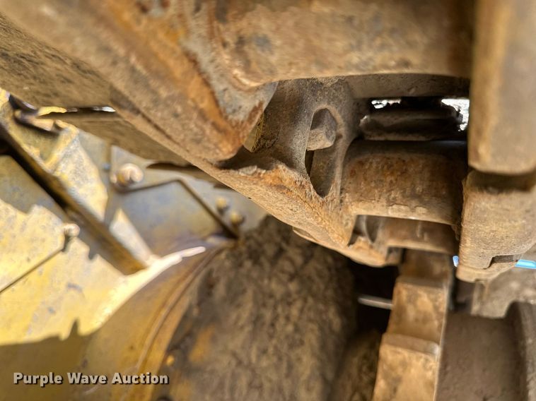 image for item EB2606 1986 Caterpillar D4H dozer