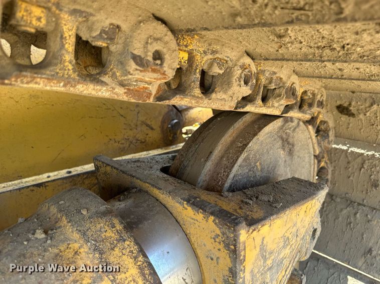 image for item EB2606 1986 Caterpillar D4H dozer