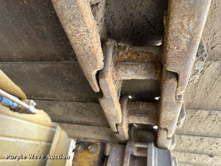 image for item EB2606 1986 Caterpillar D4H dozer