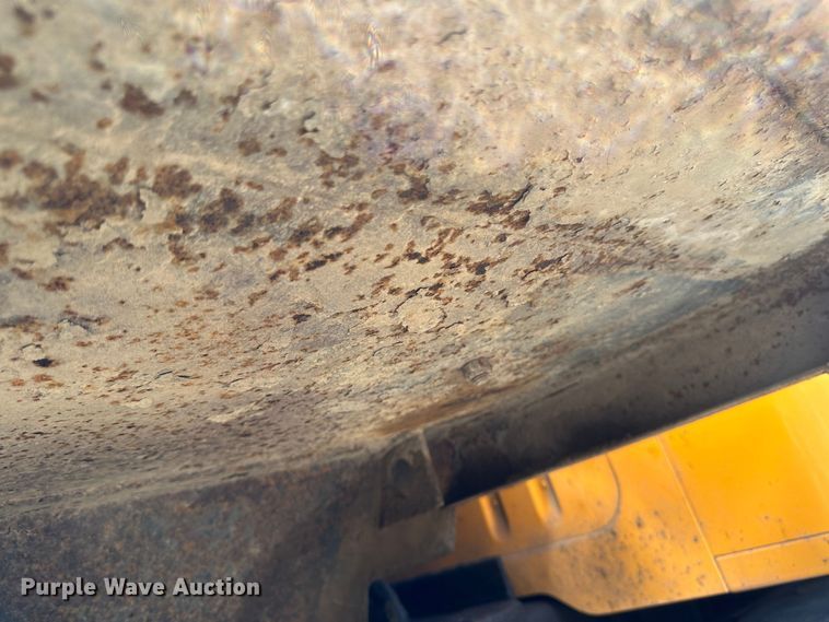 image for item EB2609 1999 International 4900 dump truck