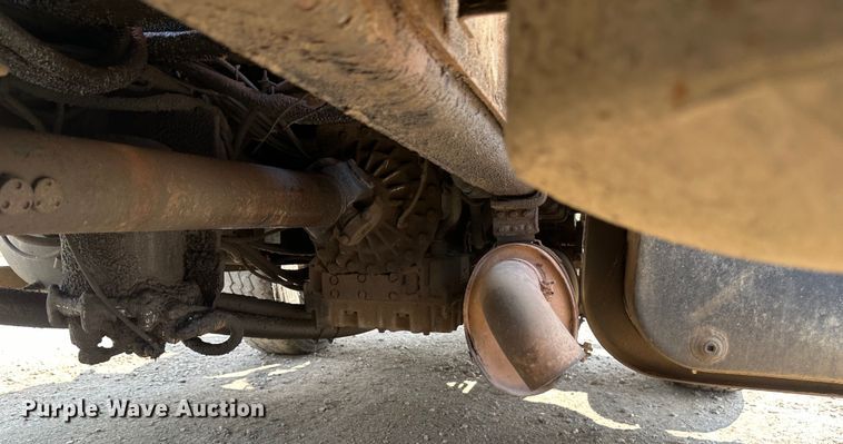 image for item EB2609 1999 International 4900 dump truck