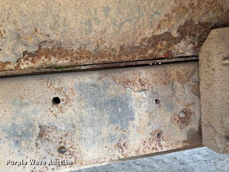 image for item EB2609 1999 International 4900 dump truck