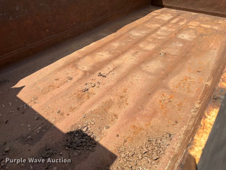 image for item EB2609 1999 International 4900 dump truck