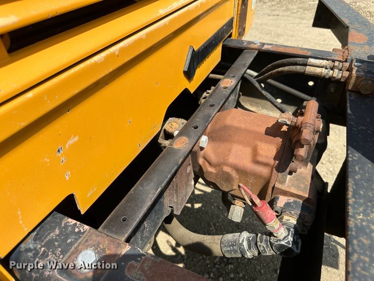 image for item EB2609 1999 International 4900 dump truck