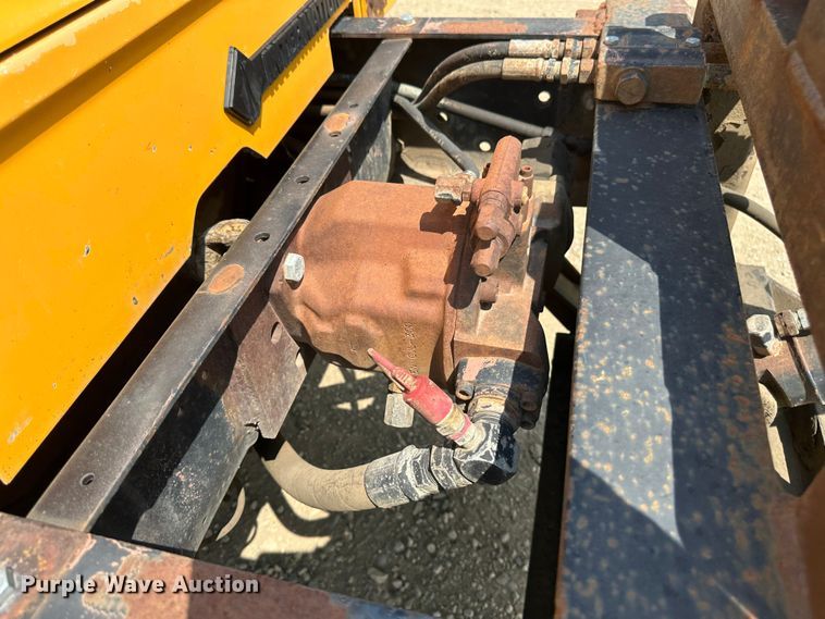 image for item EB2609 1999 International 4900 dump truck