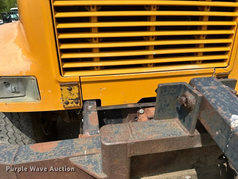 image for item EB2609 1999 International 4900 dump truck