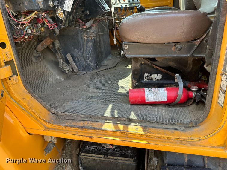 image for item EB2609 1999 International 4900 dump truck