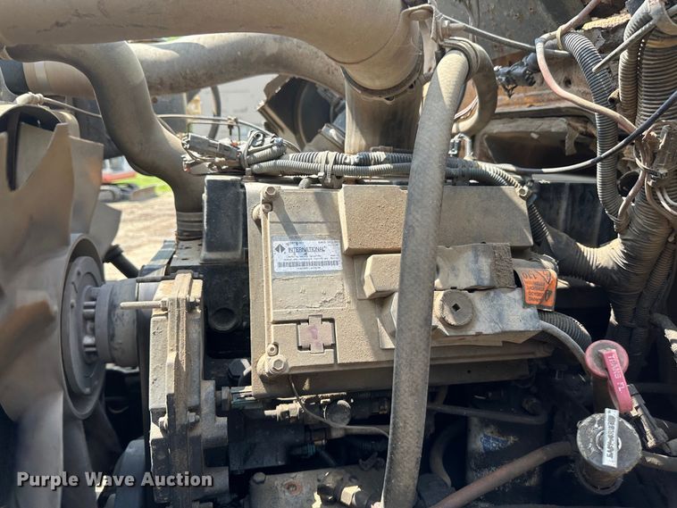 image for item EB2609 1999 International 4900 dump truck