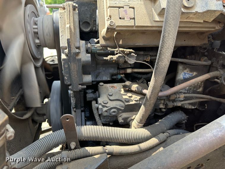 image for item EB2609 1999 International 4900 dump truck