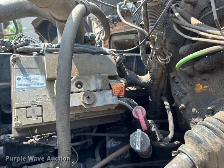 image for item EB2609 1999 International 4900 dump truck