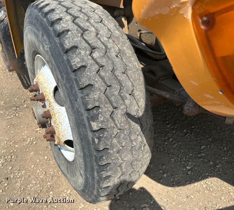 image for item EB2609 1999 International 4900 dump truck