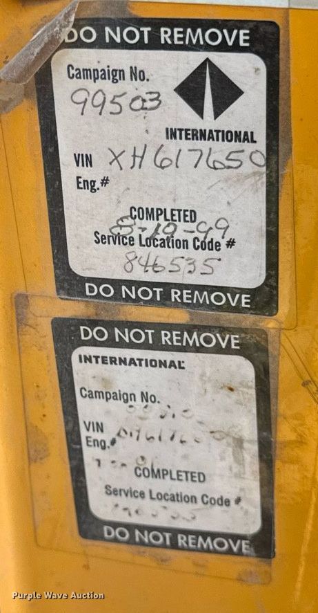 image for item EB2609 1999 International 4900 dump truck