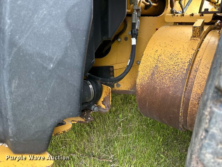 image for item EB2619 2012 Caterpillar 140M2 motor grader