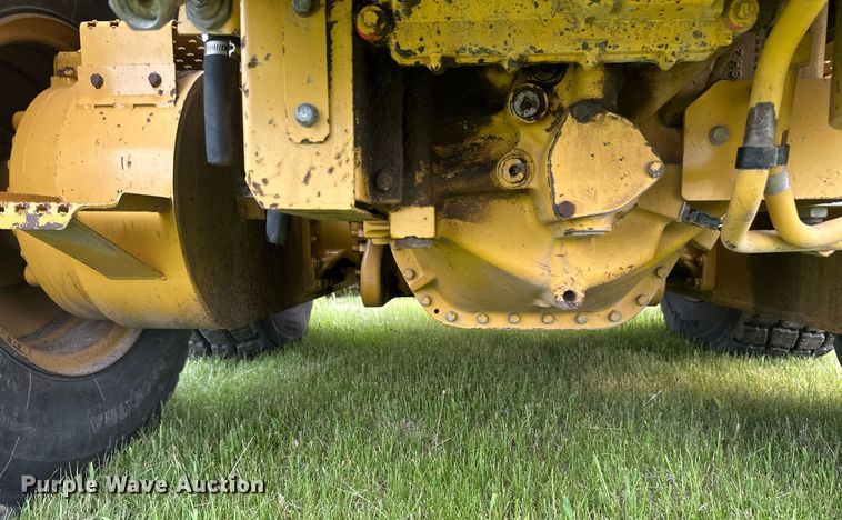 image for item EB2619 2012 Caterpillar 140M2 motor grader