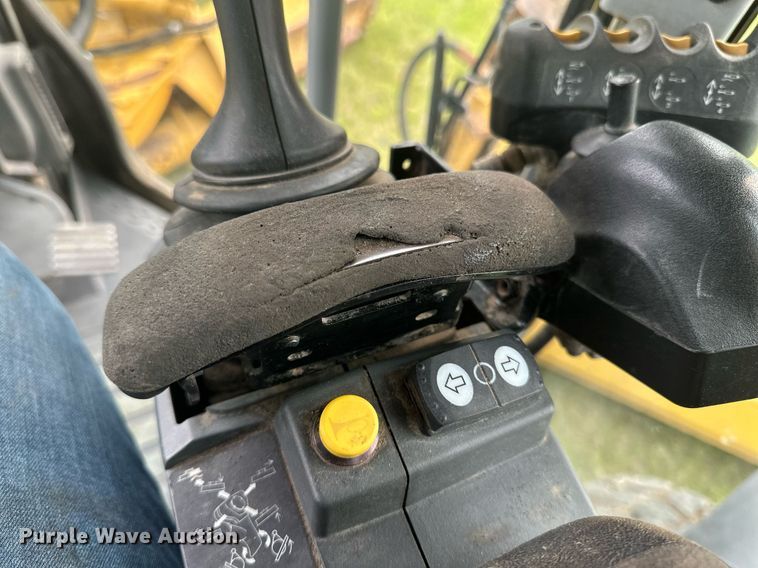 image for item EB2619 2012 Caterpillar 140M2 motor grader