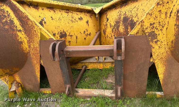 image for item EB2619 2012 Caterpillar 140M2 motor grader