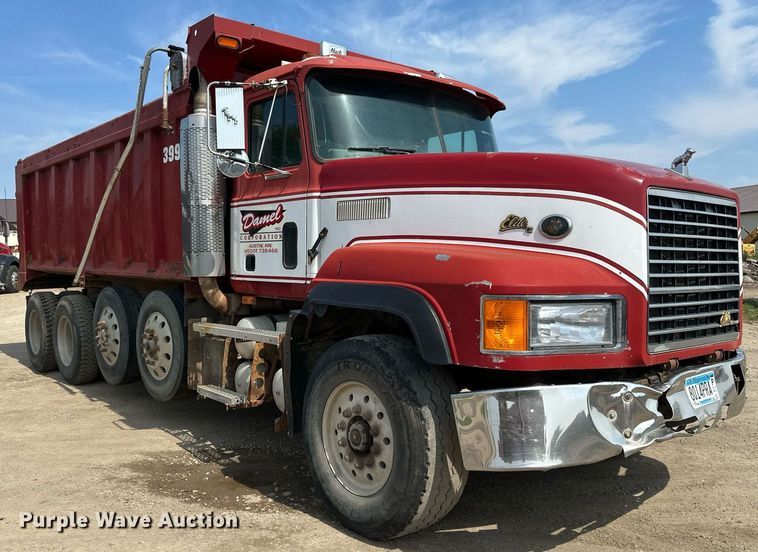image for item EB2623 1999 Mack CL 713 dump truck