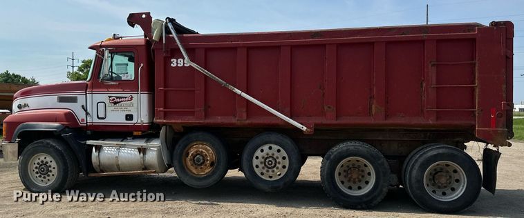 image for item EB2623 1999 Mack CL 713 dump truck
