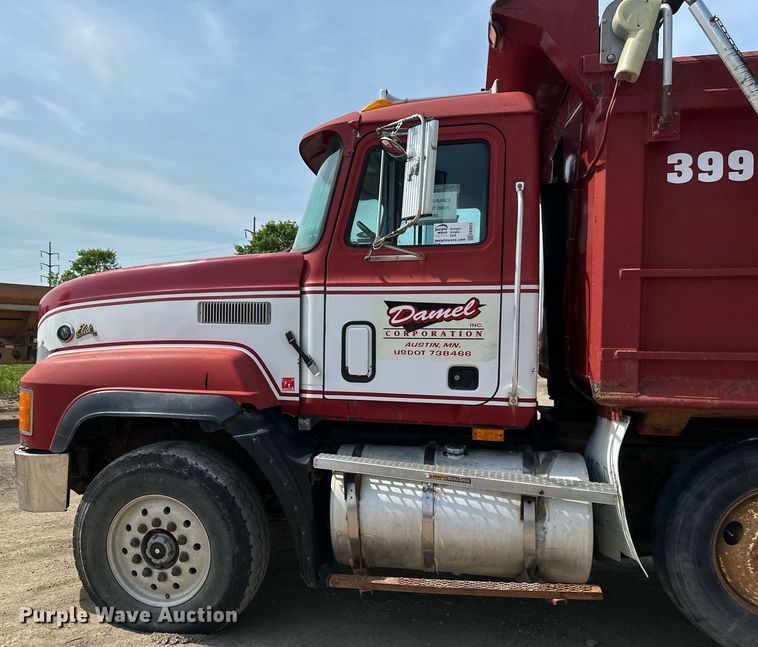 image for item EB2623 1999 Mack CL 713 dump truck