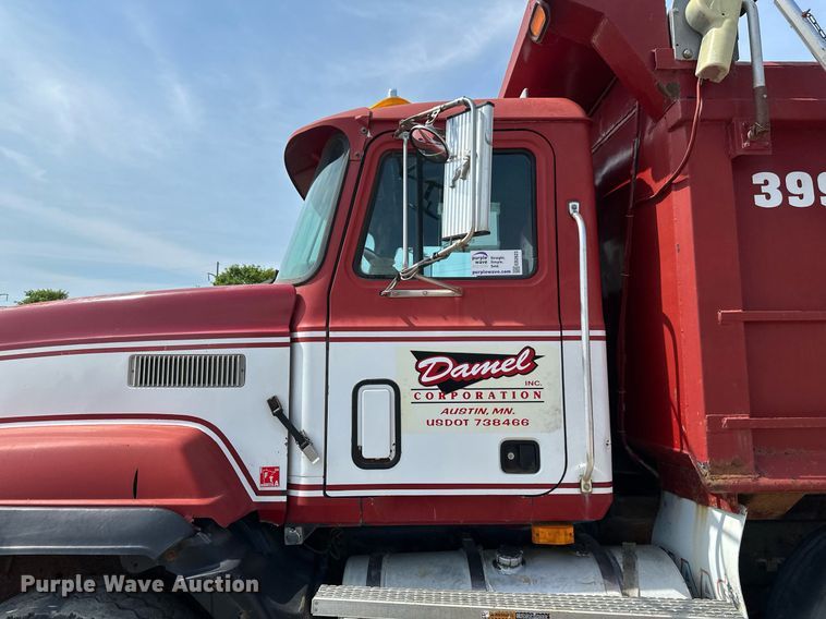 image for item EB2623 1999 Mack CL 713 dump truck