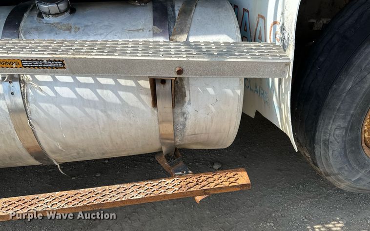 image for item EB2623 1999 Mack CL 713 dump truck