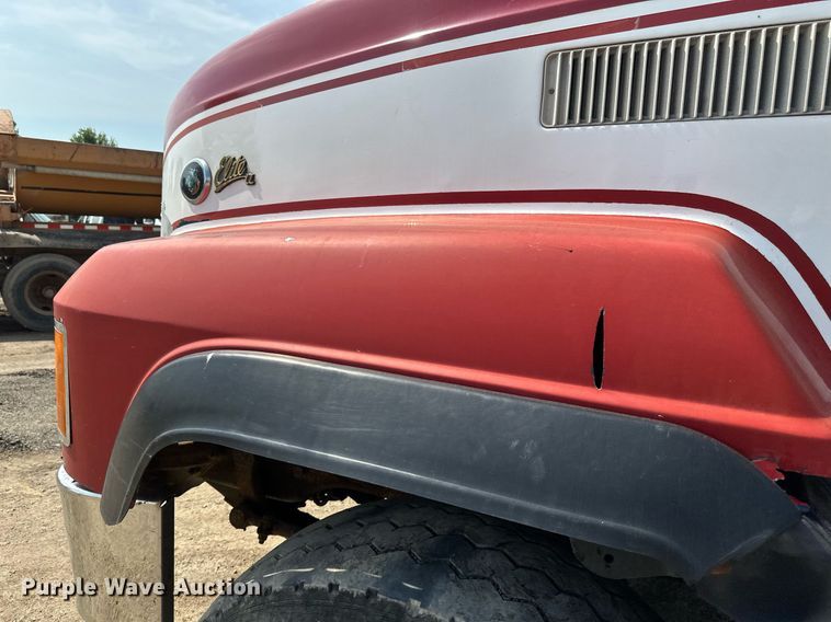 image for item EB2623 1999 Mack CL 713 dump truck