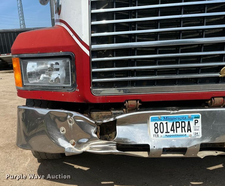 image for item EB2623 1999 Mack CL 713 dump truck