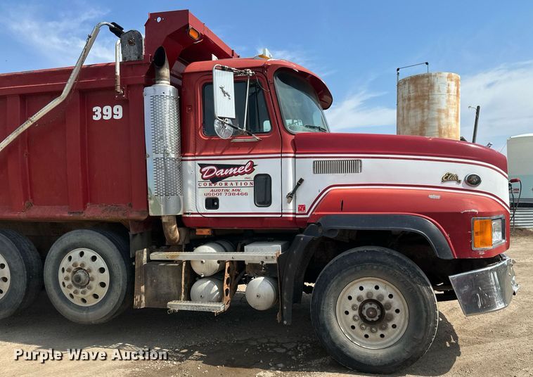 image for item EB2623 1999 Mack CL 713 dump truck
