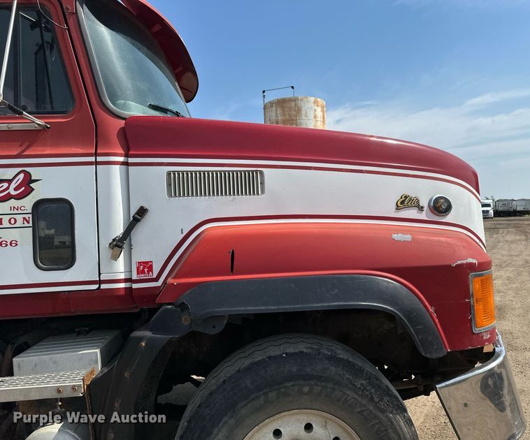 image for item EB2623 1999 Mack CL 713 dump truck