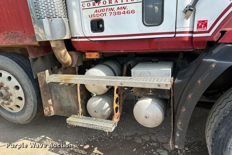 image for item EB2623 1999 Mack CL 713 dump truck