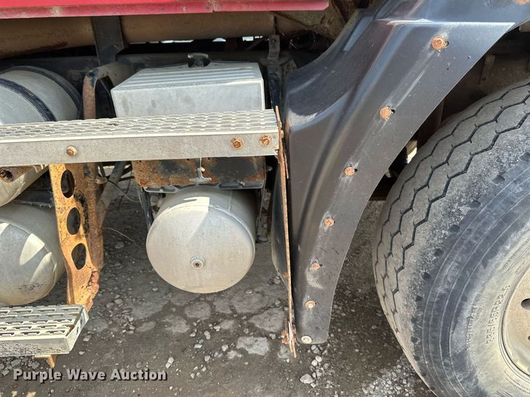 image for item EB2623 1999 Mack CL 713 dump truck