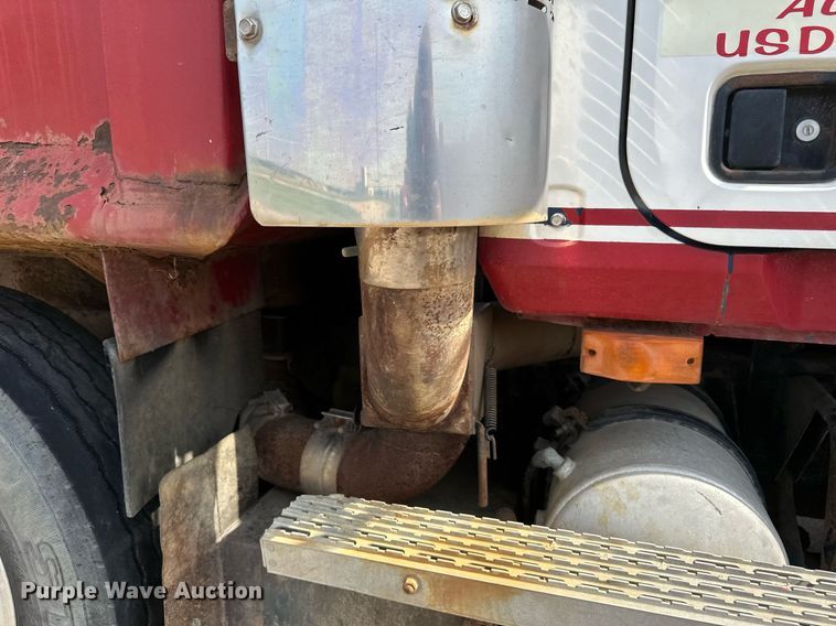 image for item EB2623 1999 Mack CL 713 dump truck