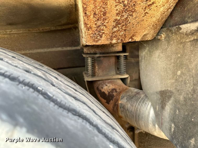 image for item EB2623 1999 Mack CL 713 dump truck