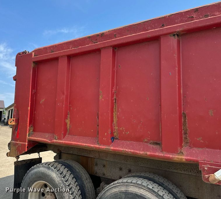 image for item EB2623 1999 Mack CL 713 dump truck