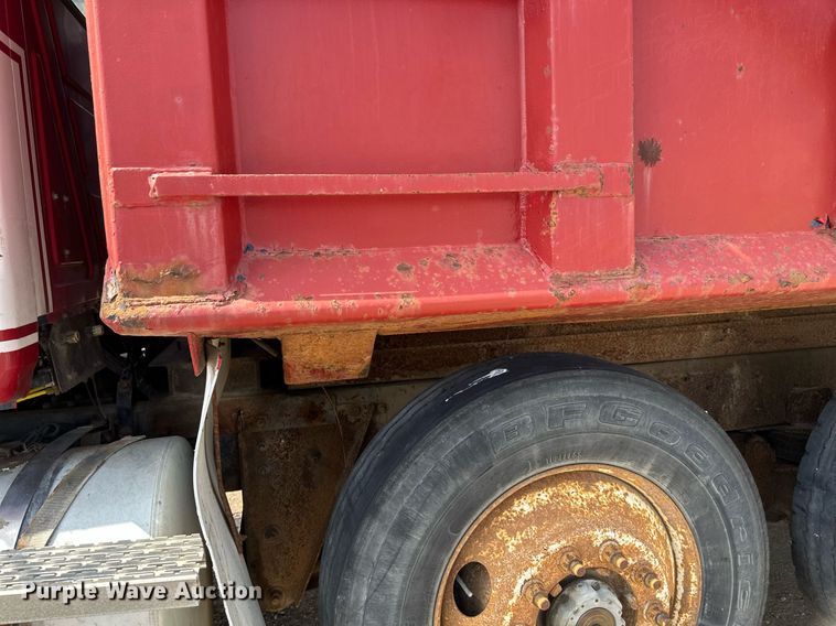 image for item EB2623 1999 Mack CL 713 dump truck