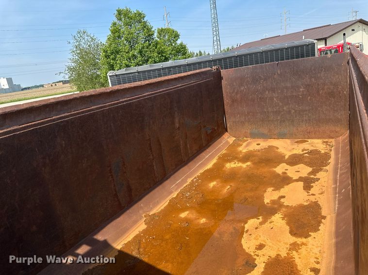 image for item EB2623 1999 Mack CL 713 dump truck