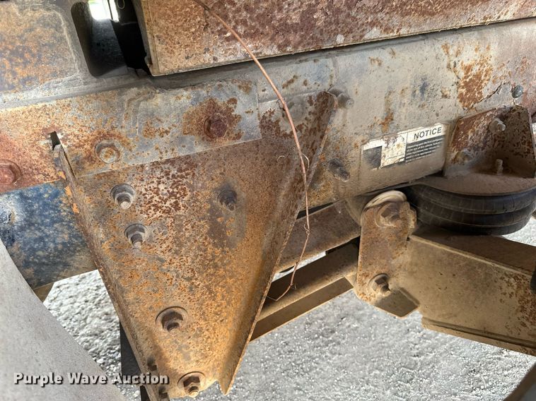 image for item EB2623 1999 Mack CL 713 dump truck